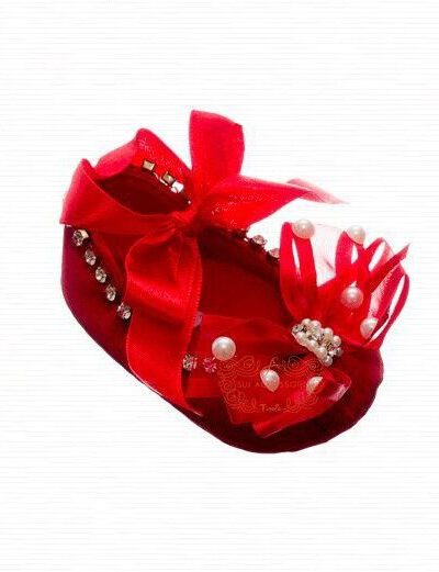 Sapatinho de Bebê Luxo Vermelho Tafetá Pérolas RN Roana