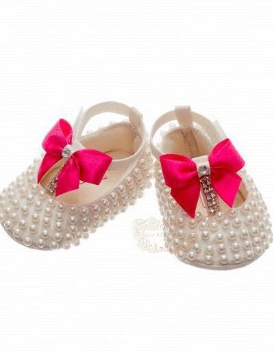 Sapatinho de Bebê Luxo Tafetá e Pérolas Roana