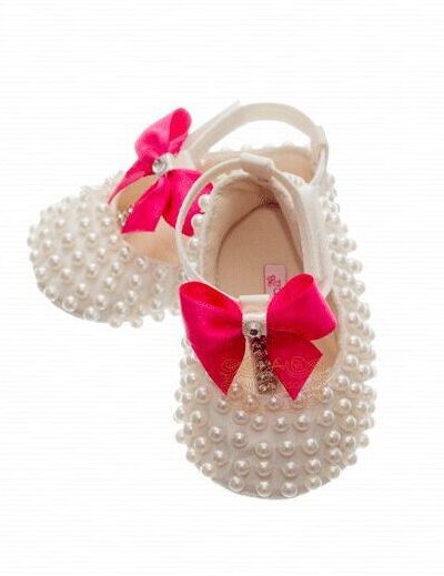 Sapatinho de Bebê Luxo Tafetá e Pérolas Roana